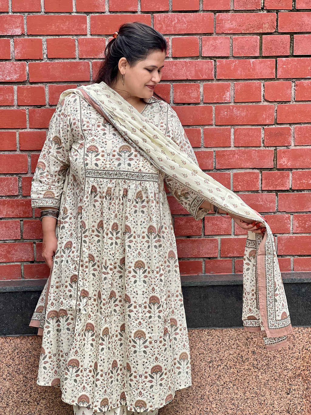 Off-White Minimal Embroidered & Printed Soft Cotton Kurta Set