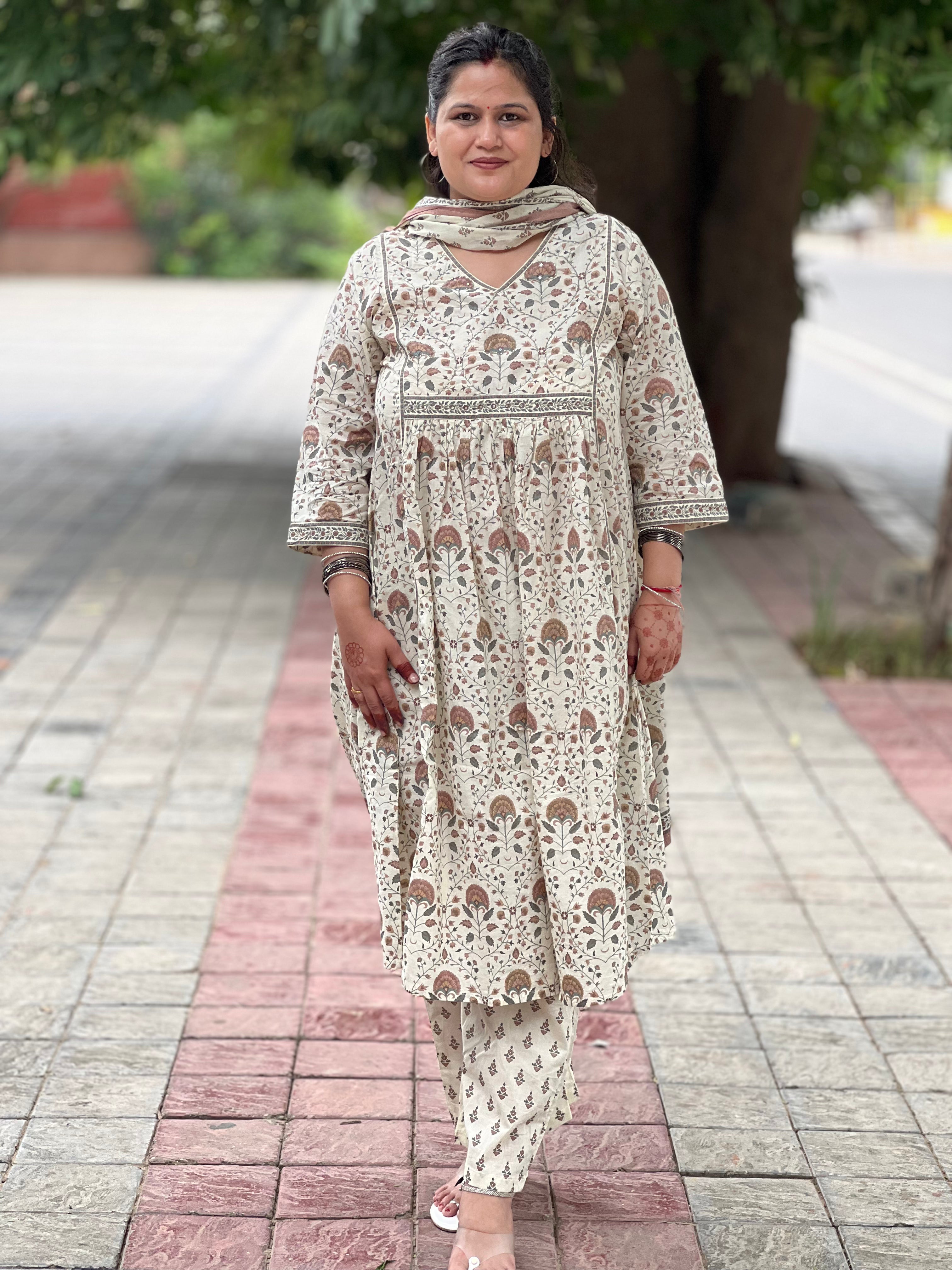 Off-White Minimal Embroidered & Printed Soft Cotton Kurta Set