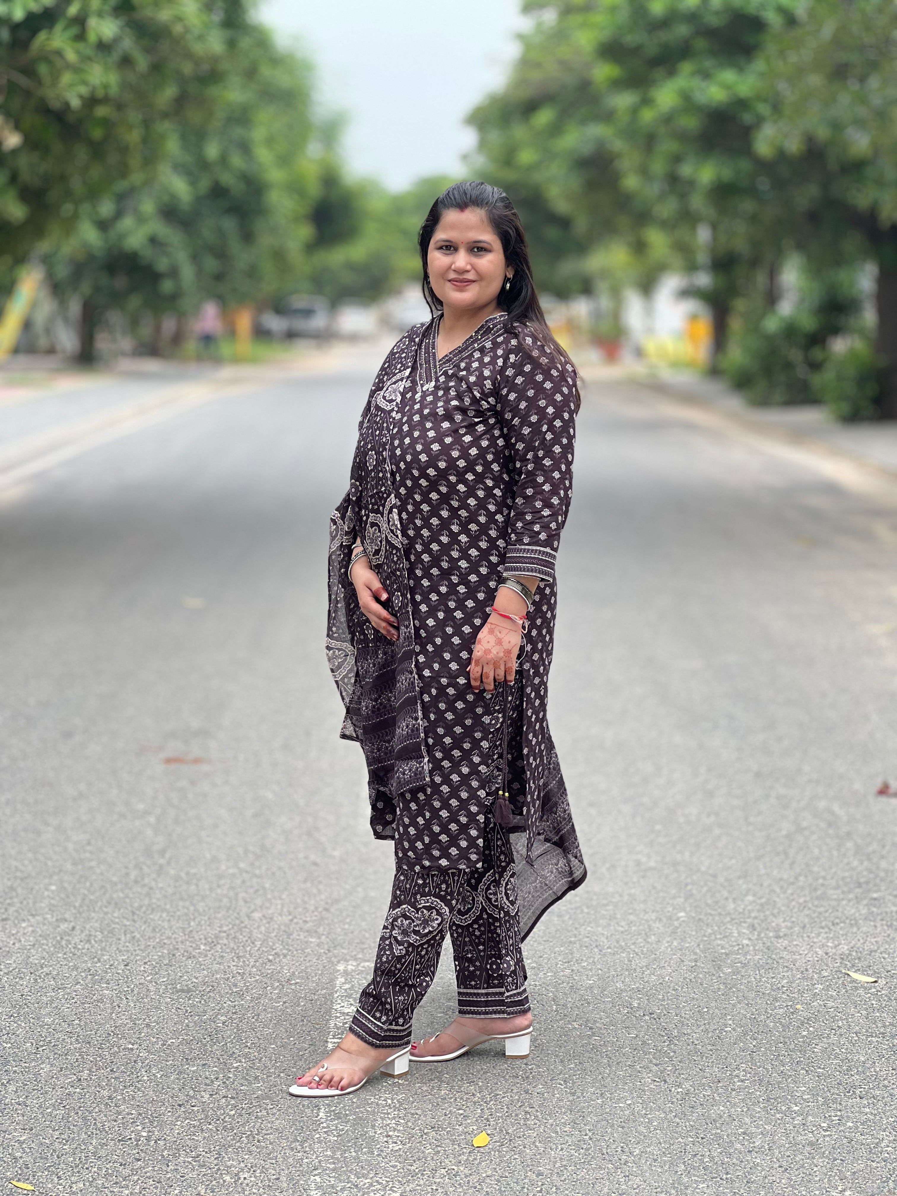Coco Printed Cotton Suit Set with Minimal Handwork On NecKline