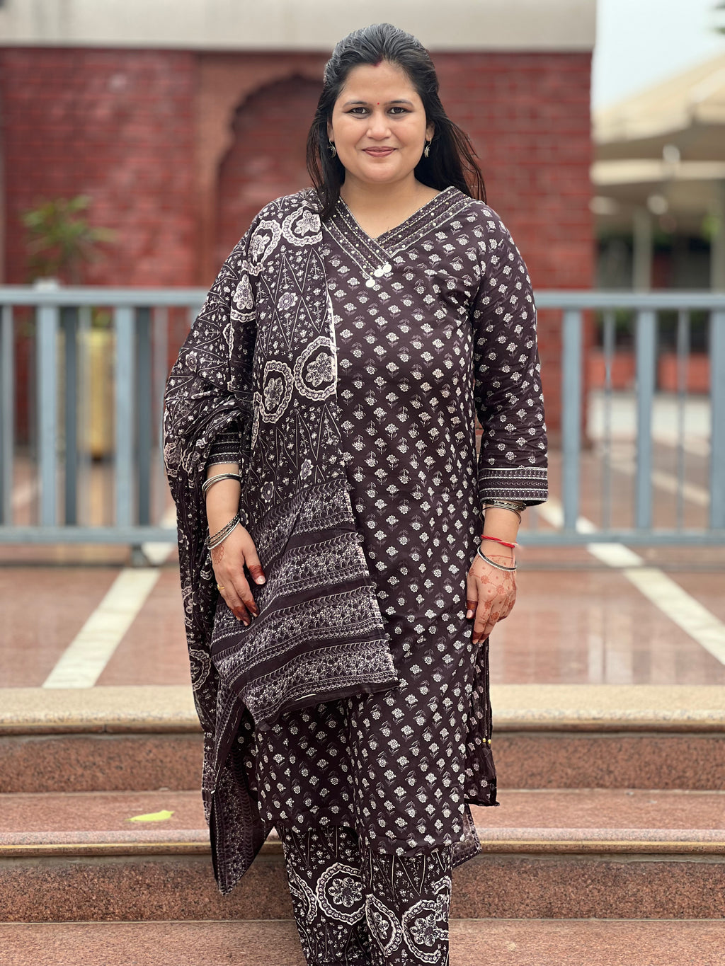 Coco Printed Cotton Suit Set with Minimal Handwork On NecKline