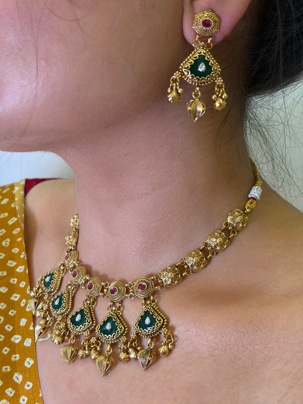 Heritage Anti-Tarnish Neckpiece Set