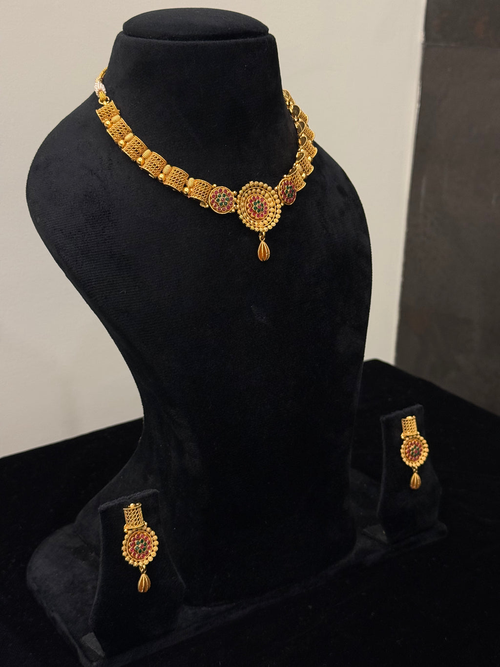 Traditional Anti-Tarnish Neckpiece Set