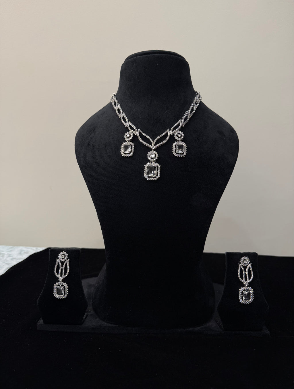 Silver AD Neckpiece Set