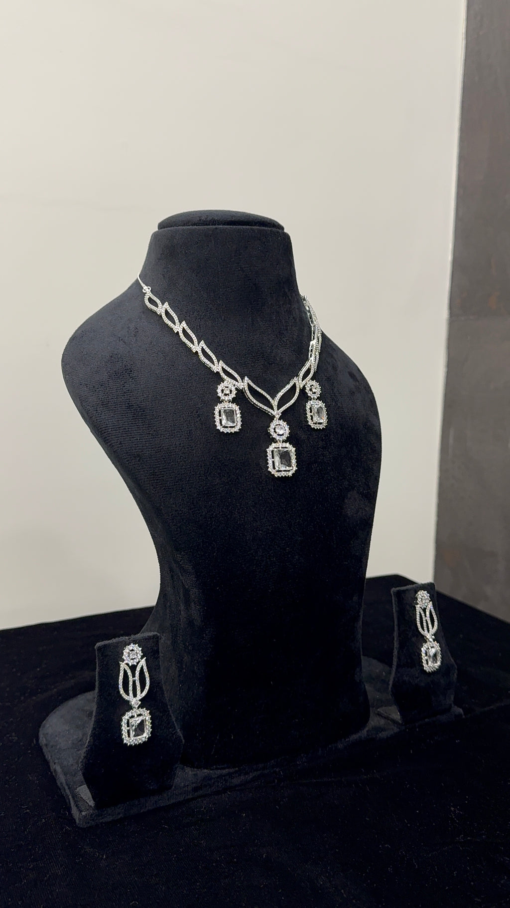 Silver AD Neckpiece Set