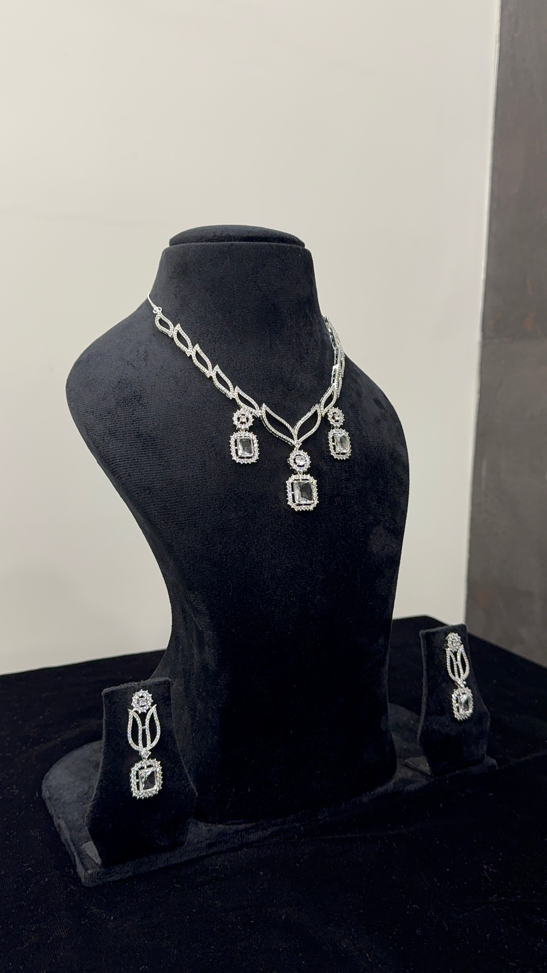 Silver AD Neckpiece Set